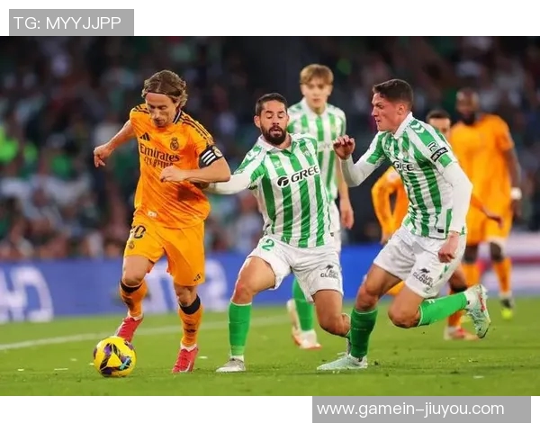 西甲激战：多特蒙德与尤文图斯战成平局引发全场热议与惊喜瞬间回顾